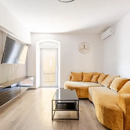 Gaby In Center Of Apartamento Split
